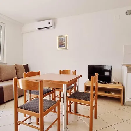 Lovincic Guest house *